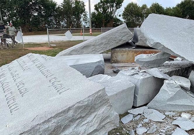 Stonehenge w Ameryce zniszczony