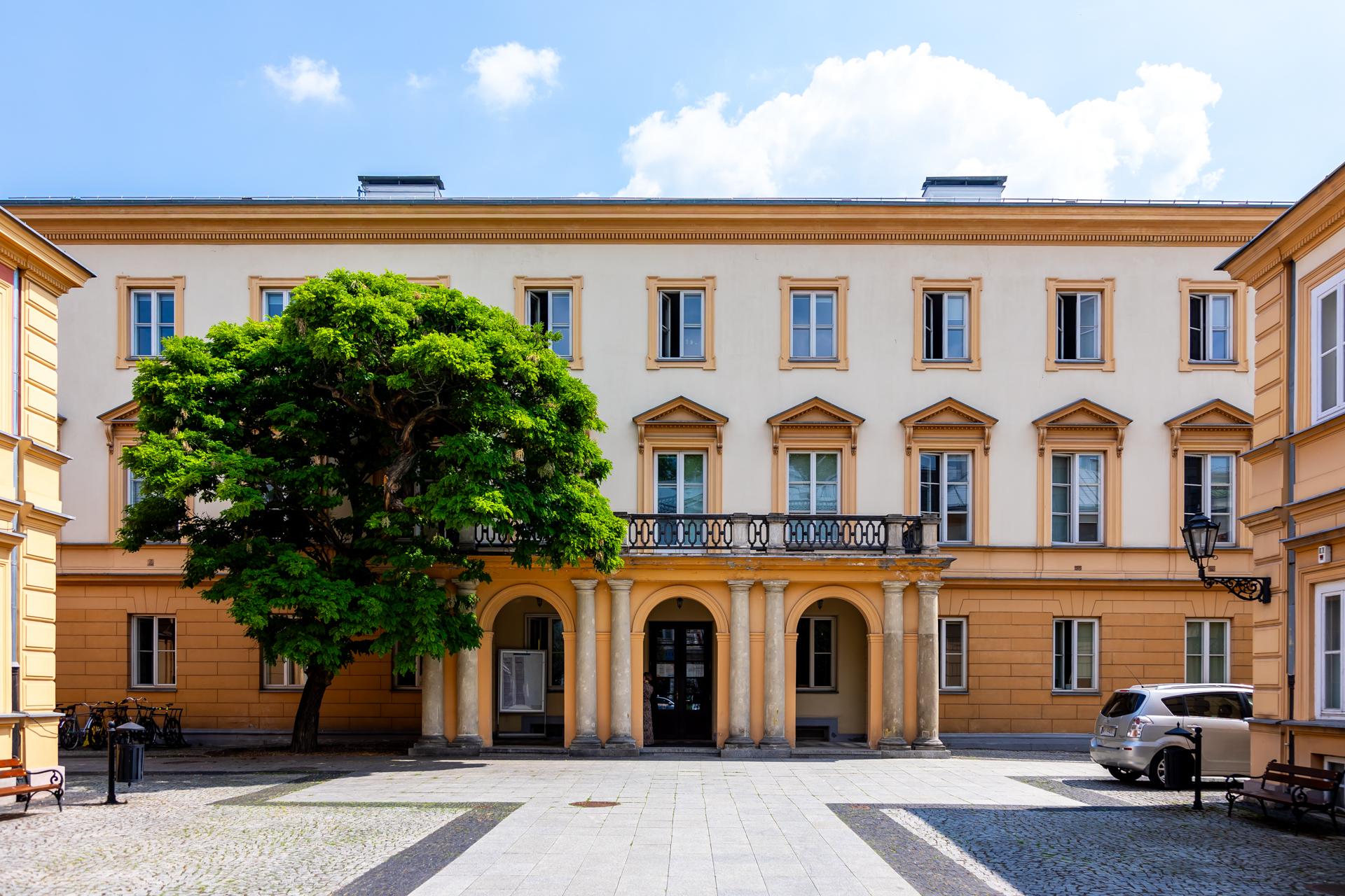 Pałac Branickich. Nowy Świat 18-20