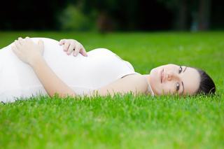 Masaż krocza pozwala uniknąć nacięcia. Instrukcja, jak masować krocze przed porodem