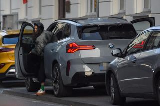 Monika Brodka winko papierosek i taksówka