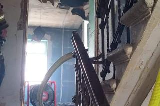 Pożar przy dworcu PKP w Czarnem! Na miejscu sześć zastępów straży pożarnej [ZDJĘCIA] 