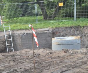 Tajemnicze odkrycie na ul. Nowowiejskiego w Olsztynie. Czy wstrzyma inwestycję?
