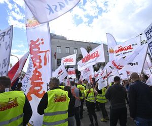 Protest pracowników pod ambasadą Turcji