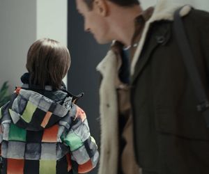 Na dobre i na złe odc. 957. Krzysztof Radwan (Mateusz Damięcki), Kubuś (Wiktor Trojan)