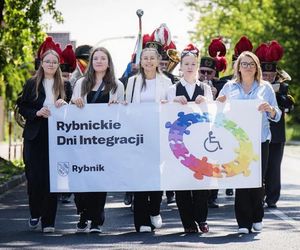 Dni Rybnika 2025. Kolorowa parada ulicami miasta, koncerty i seniorada