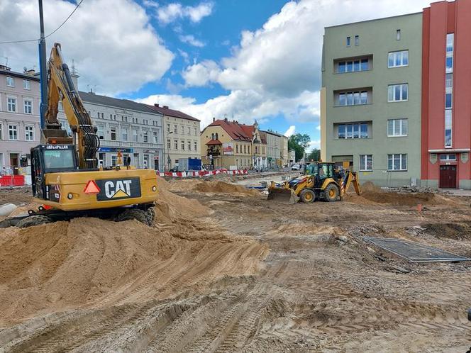 Trwa remont ulicy Kujawskiej. Drogowcy łączą tory