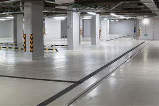  Jak zaprojektować i wykonać szczeliny dylatacyjne w posadzkach żywicznych na parkingach?