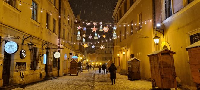 W Lublinie czuć klimat zbliżających się świąt. Iluminacje już świecą [GALERIA]