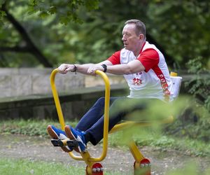 Były minister z PiS Robert Telus na siłowni