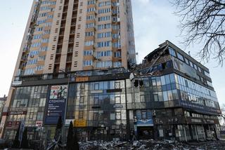 Pocisk trafił w blok mieszkalny w Kijowie [ZDJĘCIA]