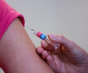 Szczepionka na grypę 2023. Kiedy najlepiej się zaszczepić?