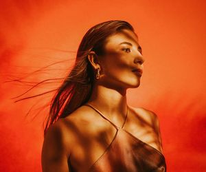 Martyna Wrochna maluje w nowym singlu O nas