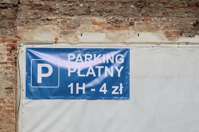 Parking w miejscu wyburzonej kamienicy przy ul. Bernardyńskiej 10 w Lublinie