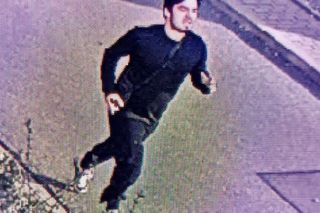 Kraków. Pobicie na ulicy Warszawskiej. Policja poszukuje mężczyzny ze zdjęć