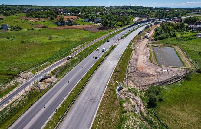 Budowa drogi ekspresowej S1 Podwarpie-Dąbrowa Górnicza bliska końca. Wyburzą wiadukt nad DK 1