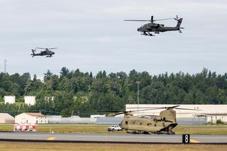 Przygotowania do spotkania Putin-Trump w bazie sił powietrznych USA na Alasce