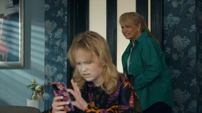 	Barwy szczęścia ostatni odcinek 3202 finał sezonu. Emilka (Jessica Frankiewicz), Małgorzata (Adrianna Biedrzyńska)