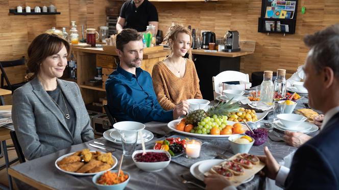 Na dobre i na złe, odcinek 732. Kasia Smuda (Ilona Ostrowska), Paweł Gracz (Marcin Sianko), Oliwia (Marta Bryła)