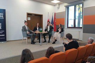 Siedlce: Uczniowie Prusa zaprosili rówieśników na konferencję i pokazali nowe możliwości