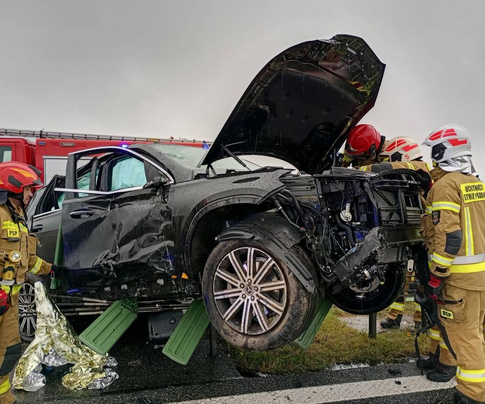Koszmarny wypadek na A1 między Nowymi Marzami i Grudziądzem. Dwie osoby ranne! [ZDJĘCIA]