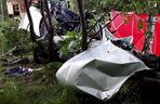 Łódź. Koszmarny wypadek 28-latka na ul. Frezjowej. Z BMW nic nie zostało 