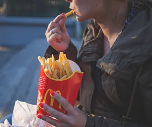 Czy McDonald's w Poznaniu będzie czynny w Wielkanoc 2023? 