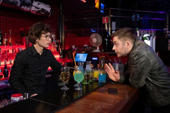 Na Wspólnej, odc. 2901. Bruno (Dawid Czupryński), Jarek (Wojciech Rotowski)