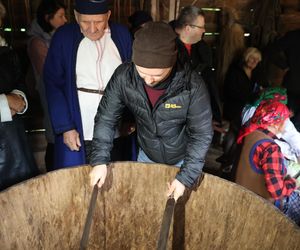 Tak ongiś siekano kapustę w woj. lubelskim. „Obieraczki kapuściane” w Muzeum Wsi Lubelskiej