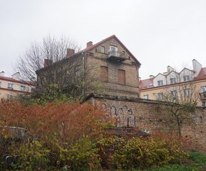 Opuszczona zabytkowa kamienica przy ul. Sienkiewicza w Białymstoku