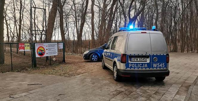 Wjechał Passatem na plażę w Kołobrzegu