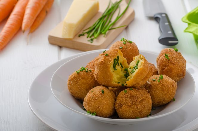 Kluski włoskie z gotowanych ziemniaków zapiekane z parmezanem