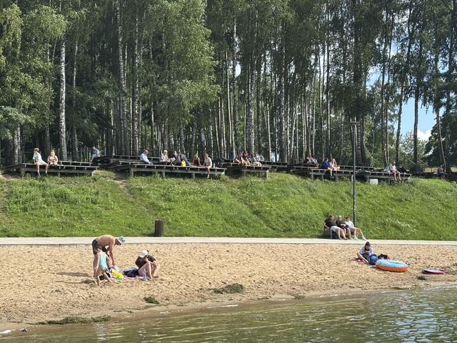 Wakacyjny patrol Eska Summer City na olsztyńskiej Plaży Miejskiej