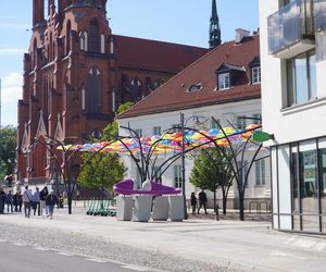 Kolorowe parasolki nad Kilińskiego w Białymstoku