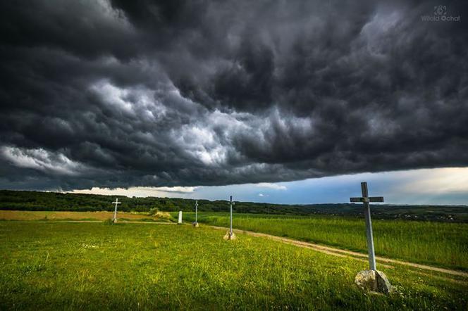 Niesamowite zdjęcia chmur burzowych! Pan Witold zrobił je na Podkarpaciu [GALERIA]