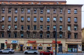 Zobacz najbrudniejsze warszawskie budynki - zdjęcia. Wypiękniałyby, gdyby je umyć