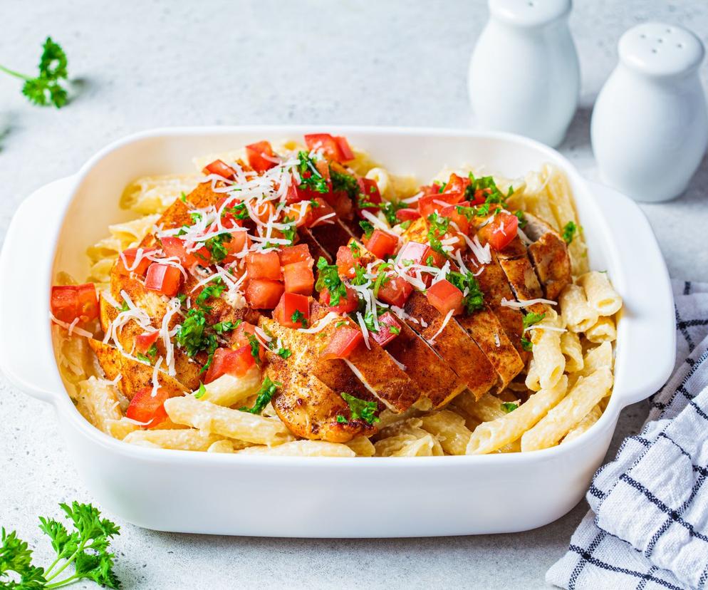 makaron z kurczakiem po jamajsku