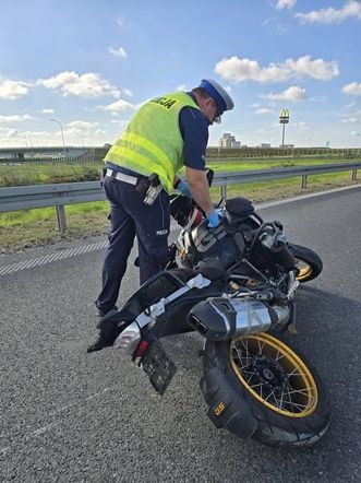 Motocyklista uderzył w barierę i zginął na miejscu! Tragiczny wypadek na S5