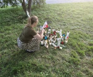 Pójdą w ciszy z białymi kwiatami i zniczami. Marsz Milczenia w Toruniu dla zamordowanej Klaudii