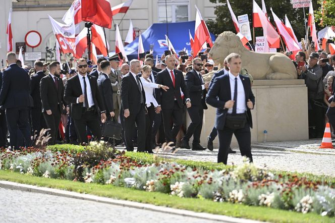  Kasia Nawrocka na biało czekała na rodziców 