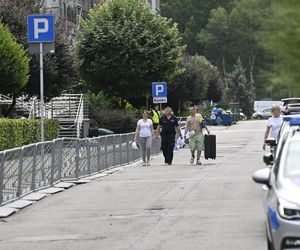 Mieszkańcy Ząbek wracają do swoich mieszkań po najpotrzebniejsze rzeczy