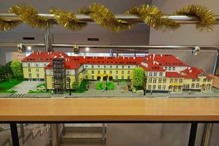 Pracuje jako portier na UWM. Stworzył wyjątkową makietę Kortowa [ZDJĘCIA]