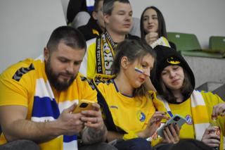 Industria Kielce - Orlen Wisła Płock. Zdjęcia kibiców na trybunach