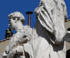 Przygotowania do konklawe 2025 w Kaplicy Sykstyńskiej