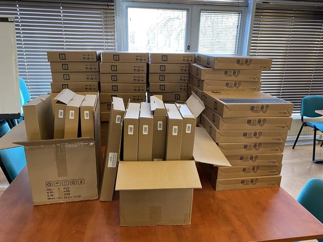 Kolejne laptopy dla uczniów szkół w Lesznie