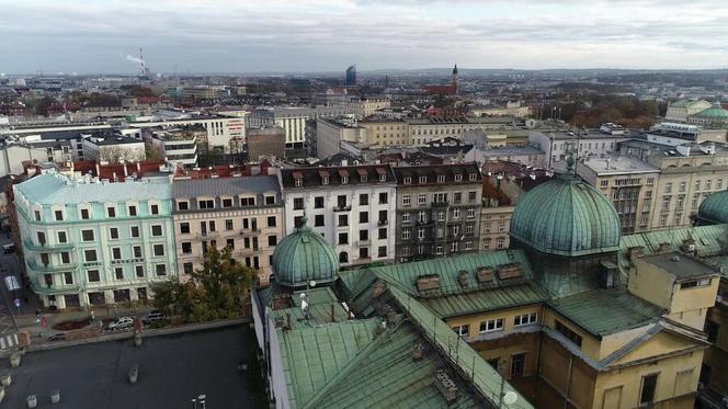 Straż Miejska ujawniła niecałą setkę wykroczeń podczas kontroli pieców w minionym sezonie