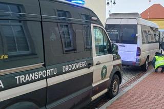 Bus do Nowego Warpna nie mógł jechać dalej. Wezwali policję
