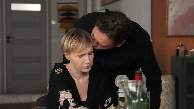 Barwy szczęścia odc. 3250. Robert Stefaniak (Paweł Ławrynowicz), Sonia (Weronika Nockowska)