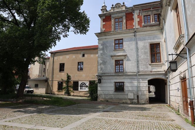 Taras widokowy na placu im. Jerzego Giedroycia w Lublinie