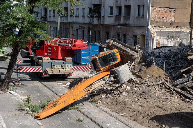 Dwóch strażaków zginęło w pożarze kamienicy w Poznaniu. Teraz doszło tam do kolejnego wypadku