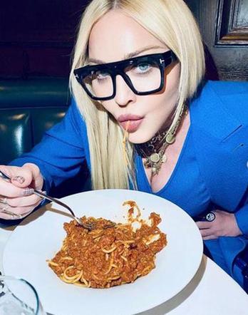 Madonna ma nową twarz! Zmieniła rysy twarzy makaronem?